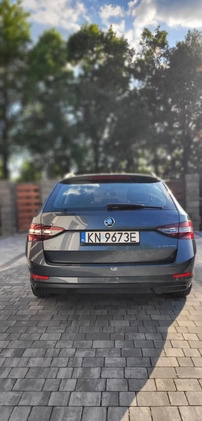 Skoda Superb cena 72500 przebieg: 132300, rok produkcji 2017 z Suchań małe 56